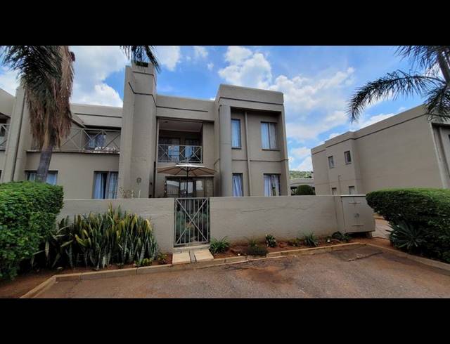 3 BEDROOM APARTMENT FOR SALE IN MAGALIESKRUIN